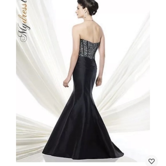 Formal Dress - Ivonne D by Mon Cherri - Picture 3 of 4